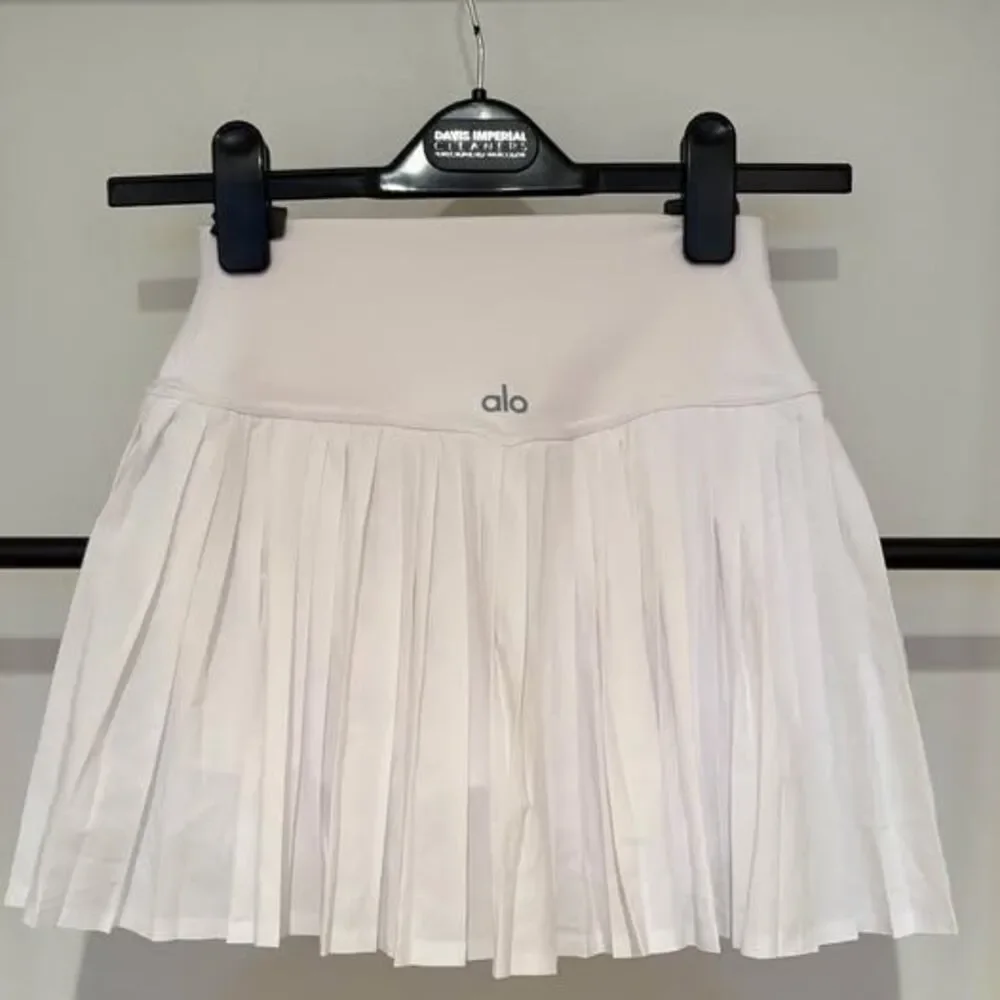 Alo Yoga Grand Slam Tennis Skirt in White(NWOT)